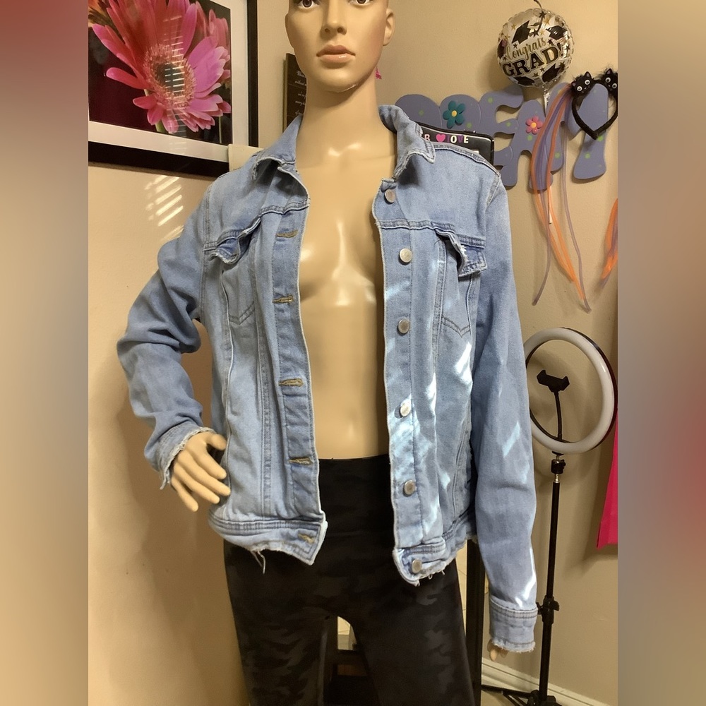 Universal thread jean jacket - Picture 1 of 12